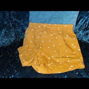 Old navy Orange and white flower shorts✨